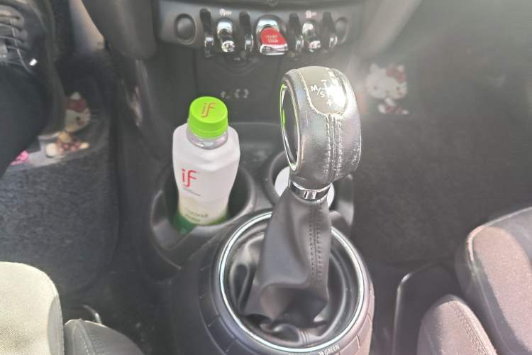 Used MINI 2016 1.5T COOPER Avant-Garde Gear Lever