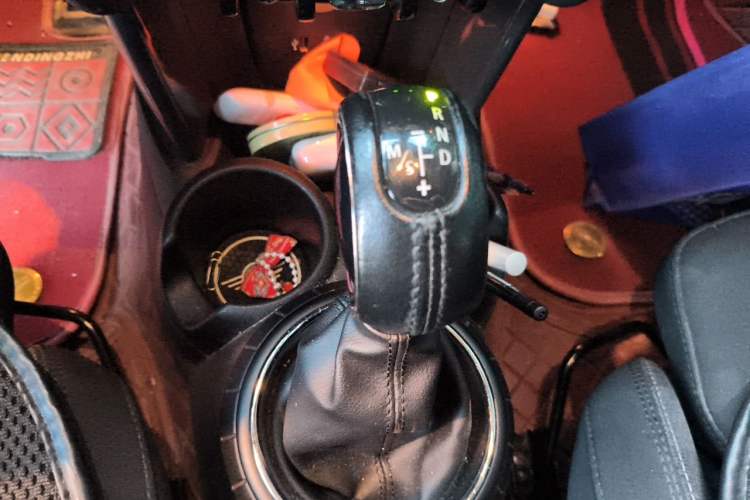 Used MINI 2016 1.5T COOPER Five-Door Edition Gear Lever