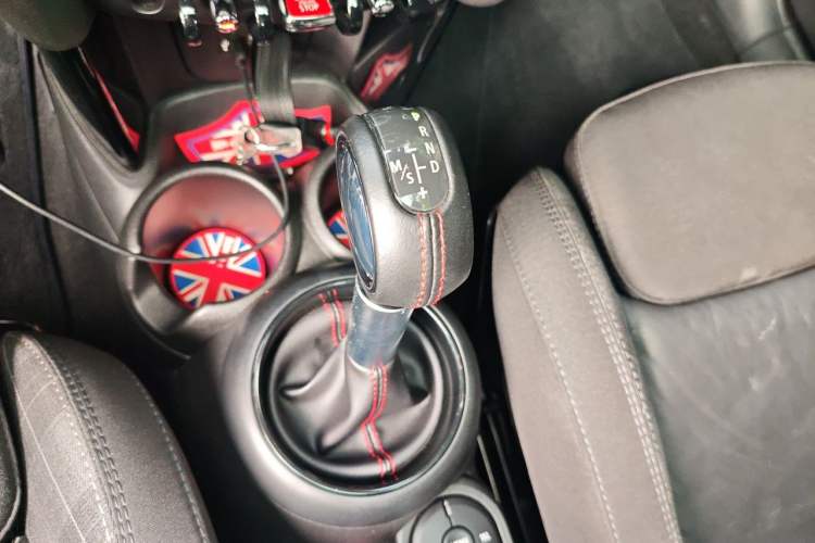 Used MINI 2016 2.0T COOPER S Five-Door Edition Gear Lever