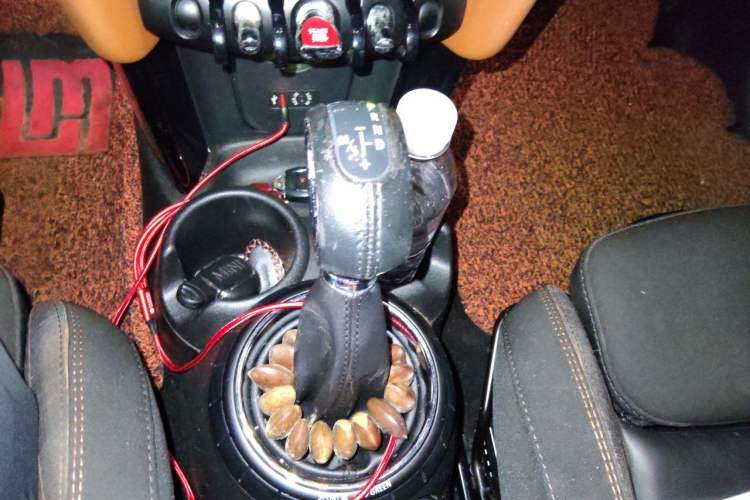 Used MINI 2016 1.5T COOPER SEVEN Gear Lever