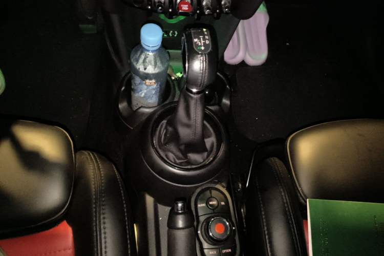 Used MINI 2016 1.5T COOPER Performance Edition Gear Lever