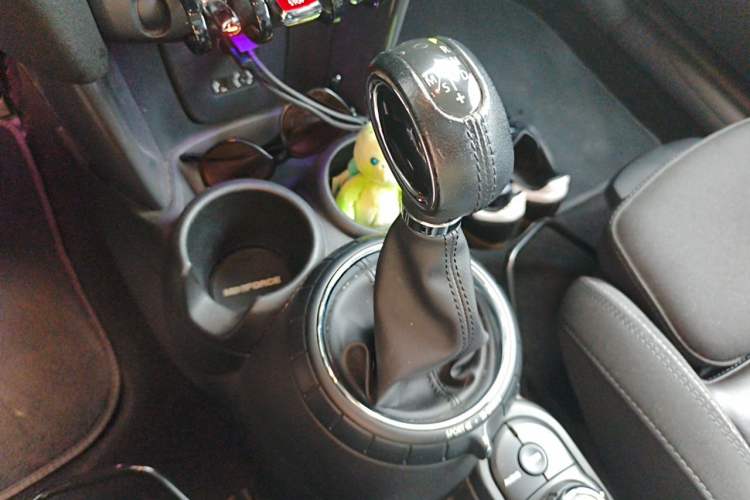 Used MINI 2016 1.5T COOPER Gear Lever
