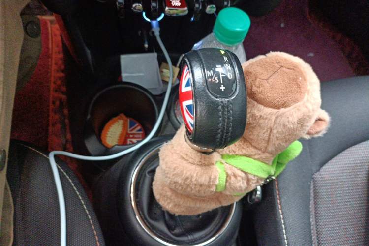 Used MINI 2016 1.2T ONE Pioneer Edition Five-Door Version Gear Lever