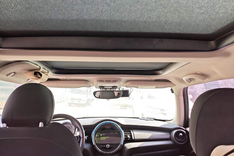 Used MINI 2016 1.5T COOPER Avant-Garde Headliner