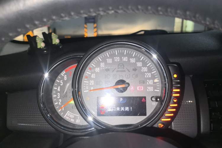 Used MINI 2016 1.5T COOPER Five-Door Edition Instrument Cluster