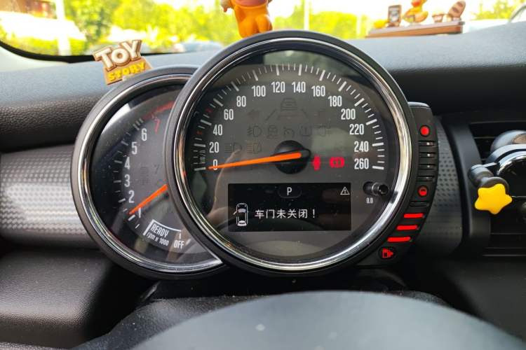 Used MINI 2016 1.5T COOPER Pioneer Edition Five-Door Model Instrument Cluster