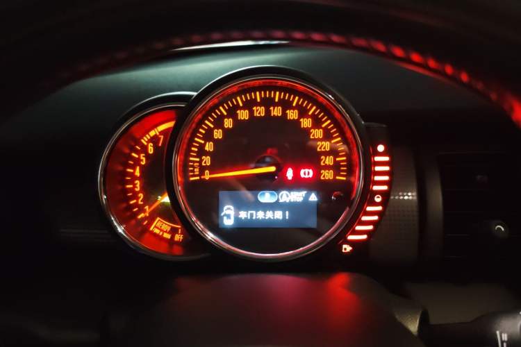Used MINI 2016 1.5T COOPER Five-Door Edition Instrument Cluster