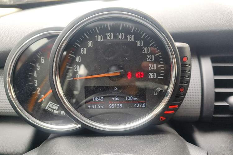 Used MINI 2016 1.5T COOPER Five-Door Edition Instrument Cluster