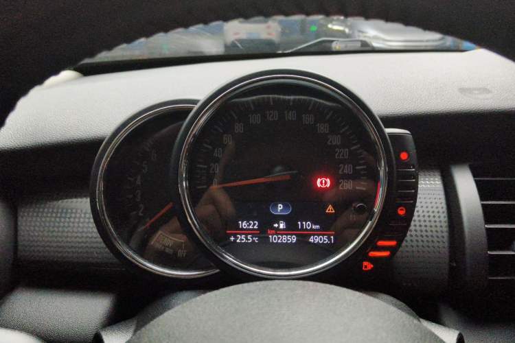Used MINI 2016 1.5T COOPER Five-Door Edition Instrument Cluster