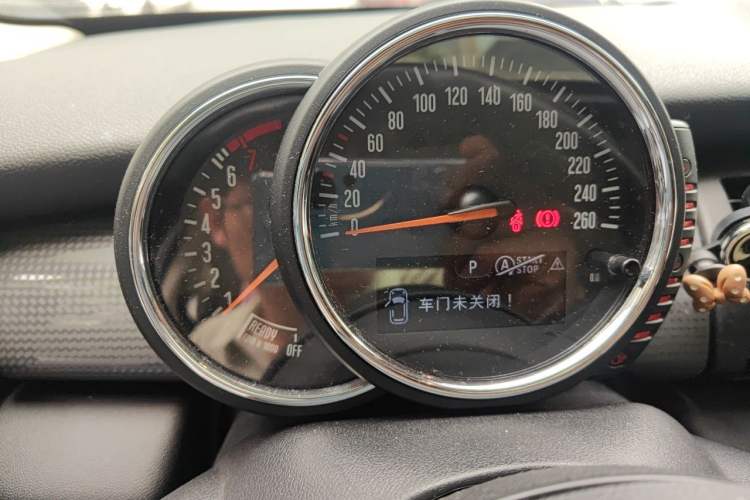 Used MINI 2016 1.5T COOPER Five-Door Edition Instrument Cluster