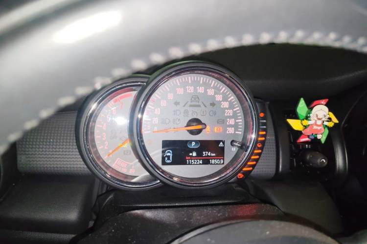 Used MINI 2016 1.5T COOPER Five-Door Edition Instrument Cluster