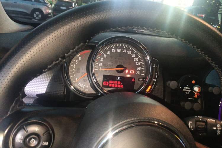 Used MINI 2016 1.5T COOPER Five-Door Edition Instrument Cluster