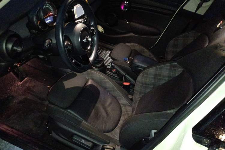 Used MINI 2016 1.5T COOPER Five-Door Edition Left Front Seat