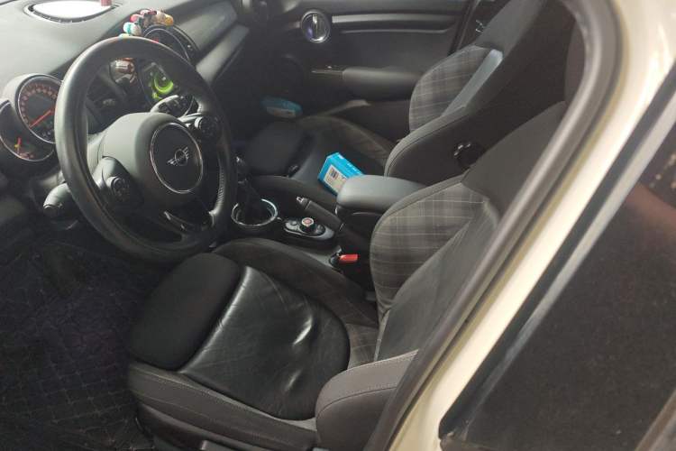 Used MINI 2016 1.5T COOPER Five-Door Edition Left Front Seat