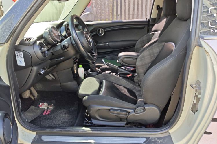 Used MINI 2016 1.5T COOPER Avant-Garde Left Front Seat