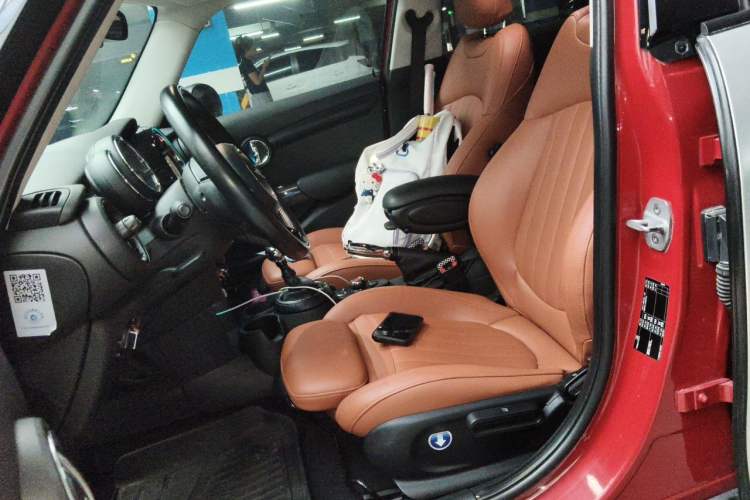 Used MINI 2016 1.5T COOPER Five-Door Edition Left Front Seat