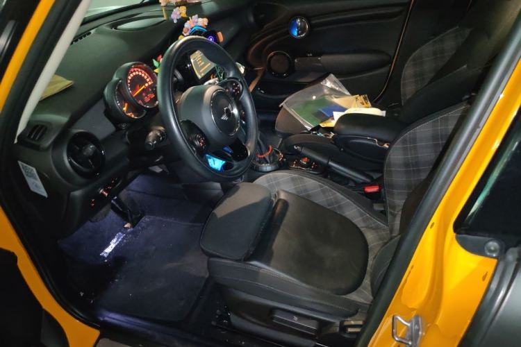 Used MINI 2016 1.5T COOPER Five-Door Edition Left Front Seat