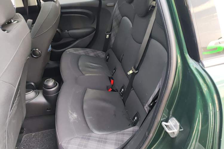 Used MINI 2016 1.5T COOPER Pioneer Edition Five-Door Model Left Rear Seat