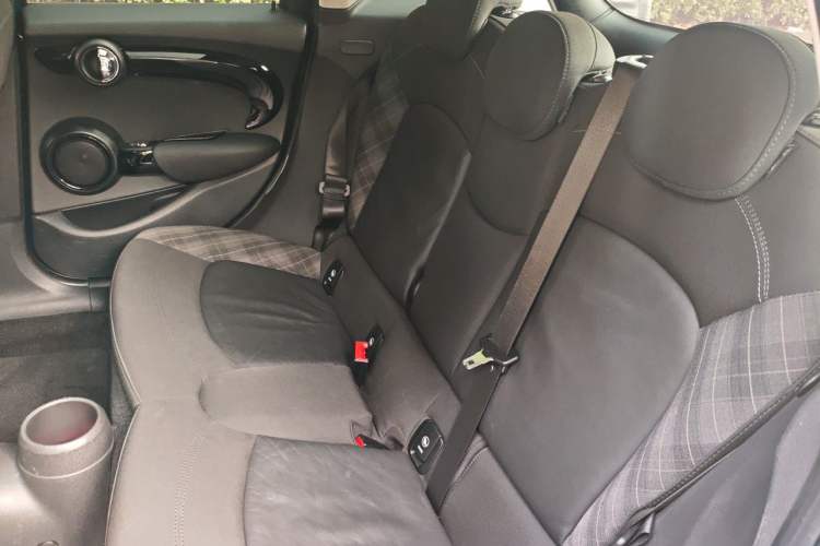 Used MINI 2016 2.0T COOPER S Five-Door Edition Left Rear Seat