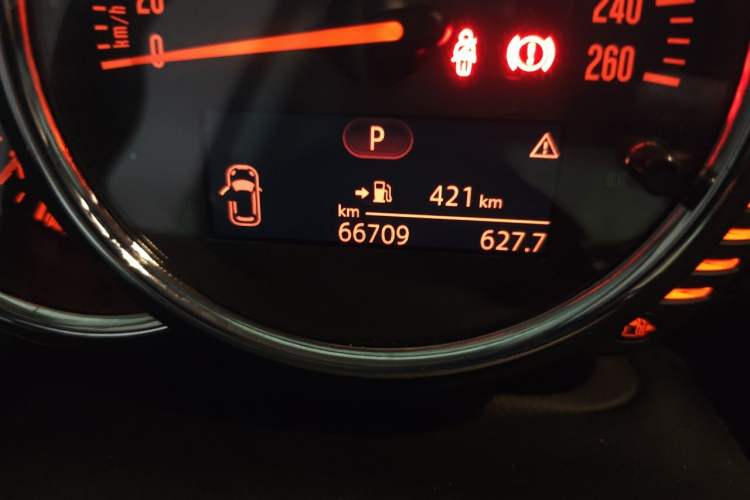Used MINI 2016 2.0T COOPER S Odometer Close Up