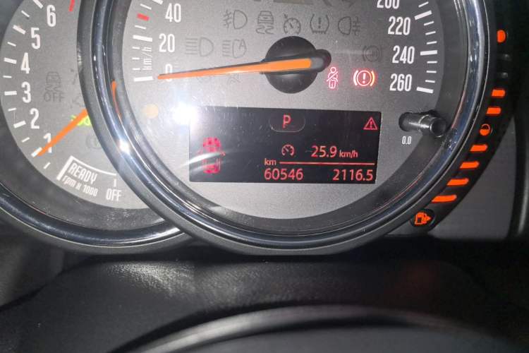 Used MINI 2016 1.5T COOPER Five-Door Edition Odometer Close Up