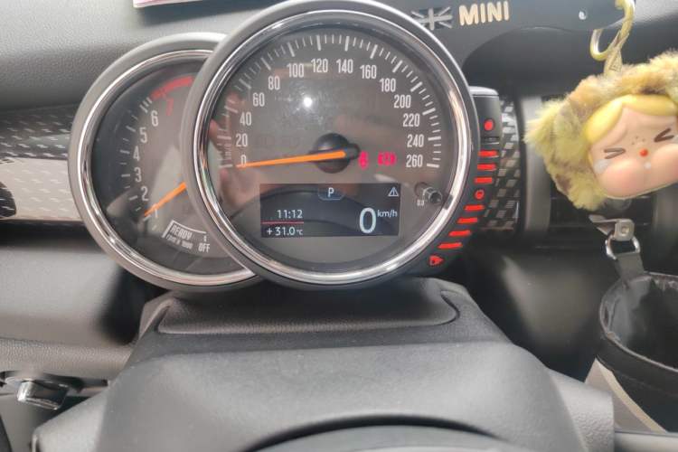 Used MINI 2016 2.0T COOPER S Odometer Close Up