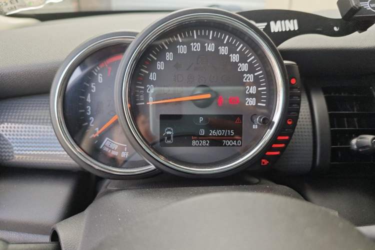 Used MINI 2016 1.5T COOPER Odometer Close Up