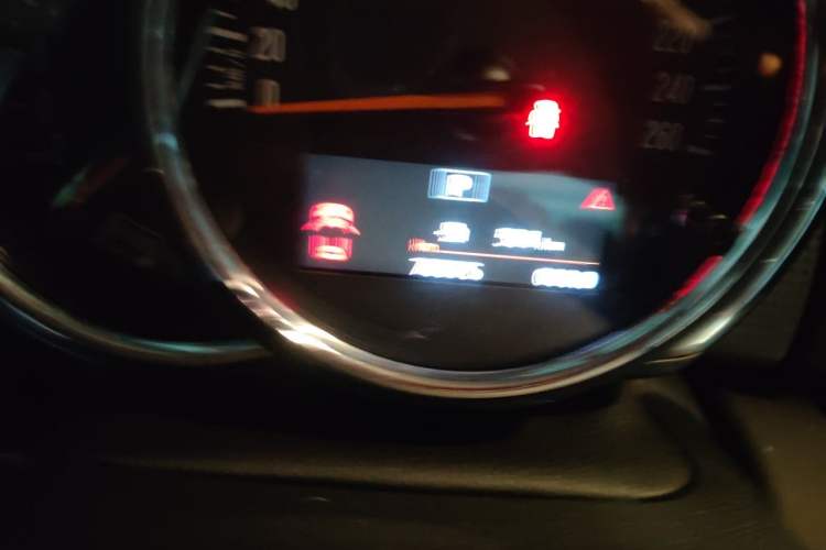 Used MINI 2016 1.5T COOPER Odometer Close Up