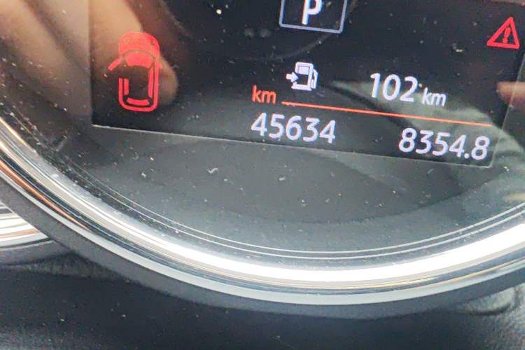Used MINI 2016 1.5T COOPER Odometer Close Up