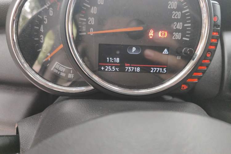 Used MINI 2016 1.2T ONE Pioneer Edition Odometer Close Up