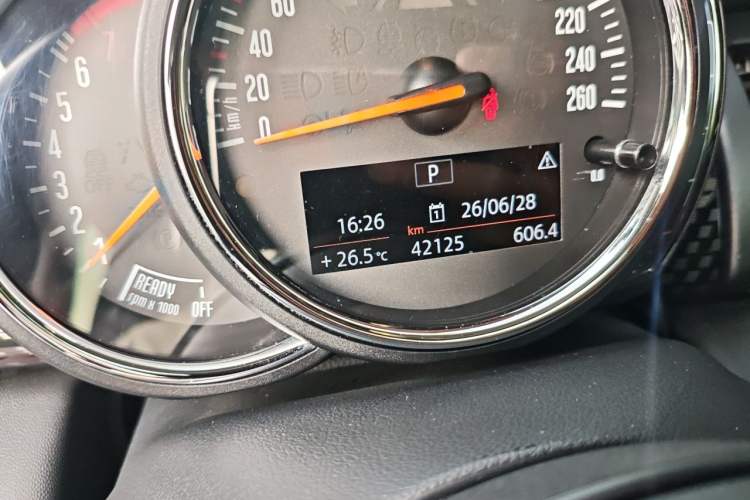 Used MINI 2016 2.0T COOPER S Five-Door Edition Odometer Close Up