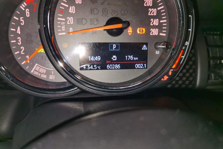 Used MINI 2016 2.0T COOPER S Pioneer Edition Odometer Close Up