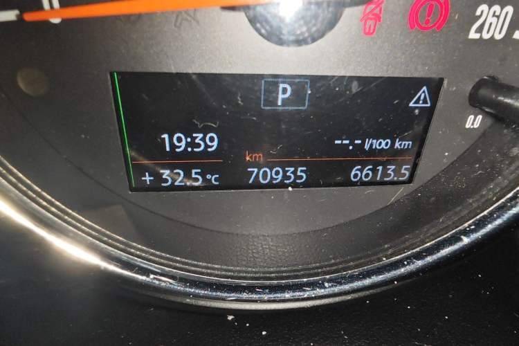 Used MINI 2016 1.5T COOPER CABRIO Odometer Close Up