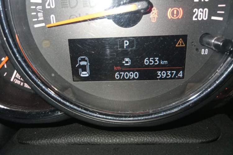 Used MINI 2016 1.5T COOPER Odometer Close Up
