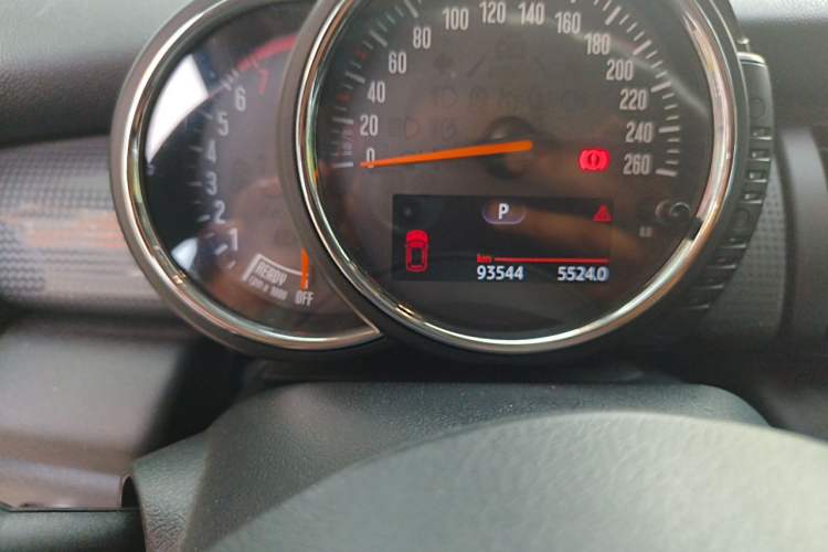 Used MINI 2016 1.5T COOPER Odometer Close Up