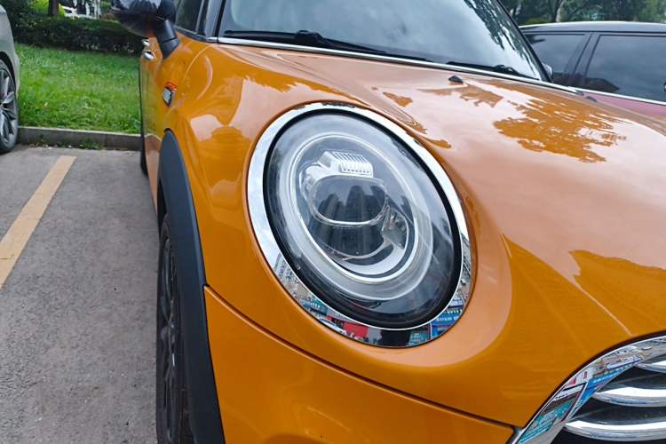 Used MINI 2016 1.5T COOPER Five-Door Edition Right Front Headlight