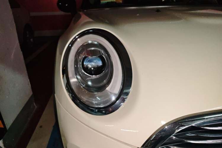 Used MINI 2016 1.5T COOPER Five-Door Edition Right Front Headlight