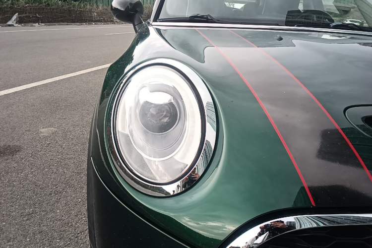 Used MINI 2016 2.0T COOPER S Five-Door Edition Right Front Headlight