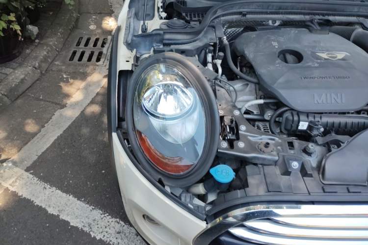 Used MINI 2016 1.5T COOPER Five-Door Edition Right Front Headlight
