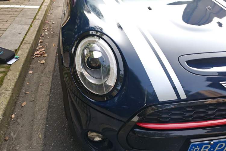 Used MINI 2016 2.0T COOPER S Five-Door Edition Right Front Headlight