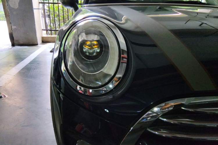 Used MINI 2016 1.5T COOPER SEVEN Right Front Headlight