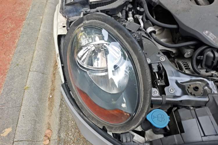 Used MINI 2016 1.5T COOPER Right Front Headlight