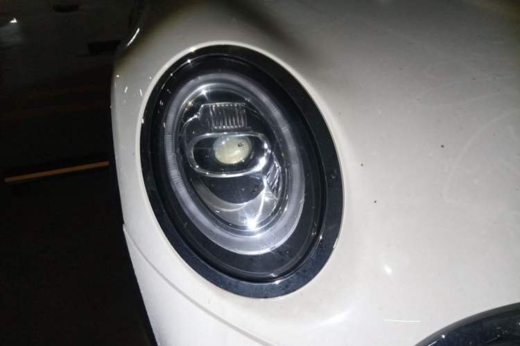 Used MINI 2016 1.5T COOPER Right Front Headlight