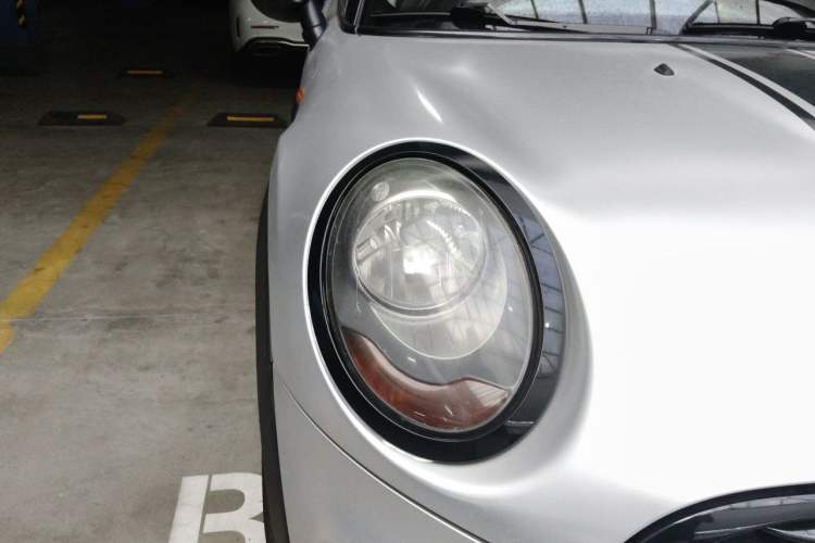 Used MINI 2016 1.5T COOPER Five-Door Edition Right Front Headlight