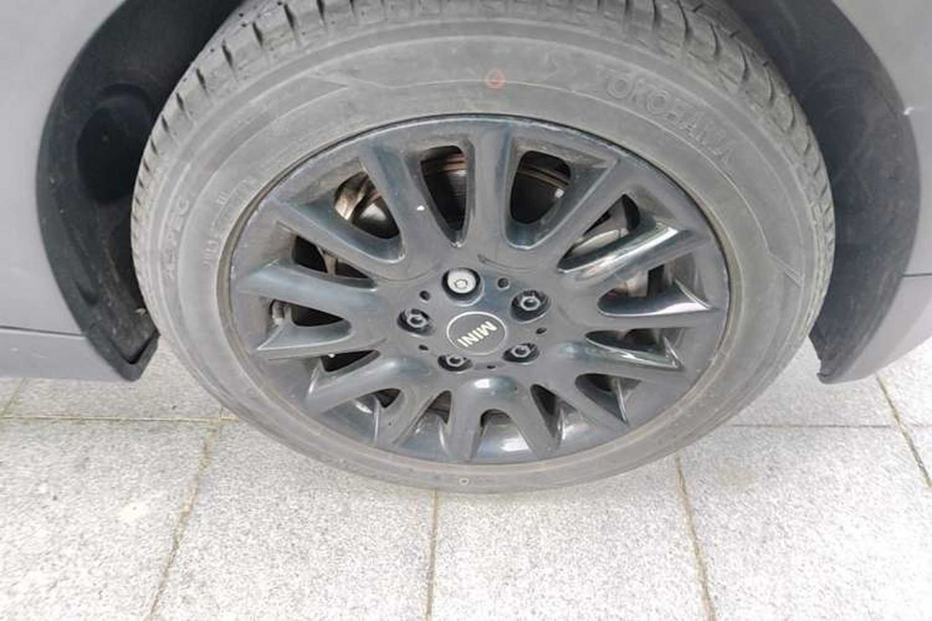 Used MINI 2016 1.5T COOPER Five-Door Edition Right Front Wheel Hub