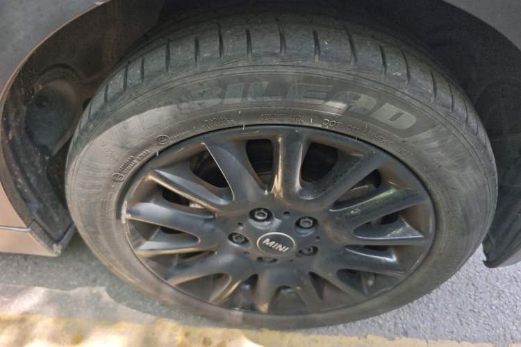 Used MINI 2016 1.2T ONE Pioneer Edition Right Front Wheel Hub