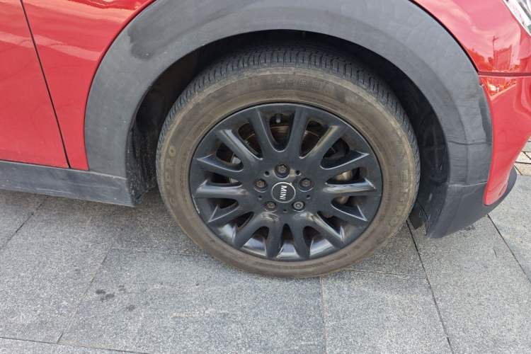 Used MINI 2016 1.5T COOPER Five-Door Edition Right Front Wheel Hub