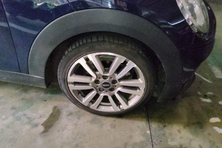 Used MINI 2016 1.5T COOPER SEVEN Right Front Wheel Hub