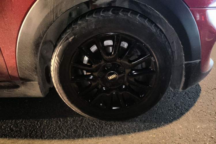 Used MINI 2016 1.5T COOPER Performance Edition Right Front Wheel Hub