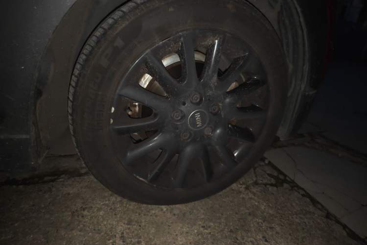 Used MINI 2016 1.5T COOPER CABRIO Right Front Wheel Hub